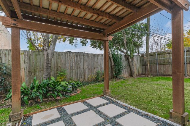 2601 Briarhurst Drive, Houston, TX 77057