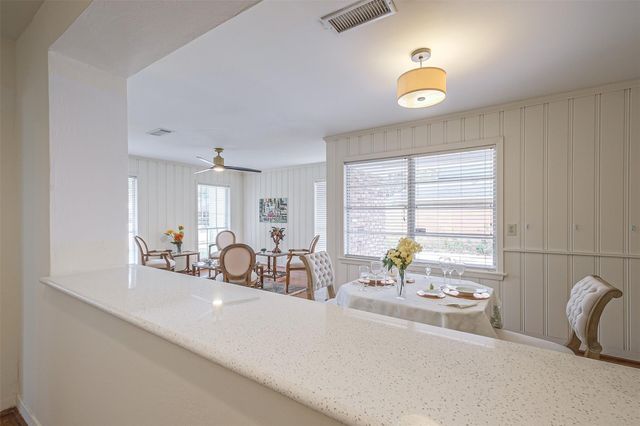 2601 Briarhurst Drive, Houston, TX 77057