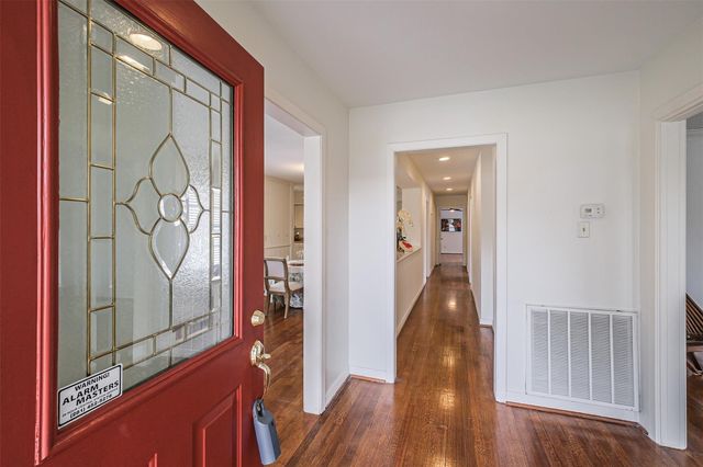 2601 Briarhurst Drive, Houston, TX 77057