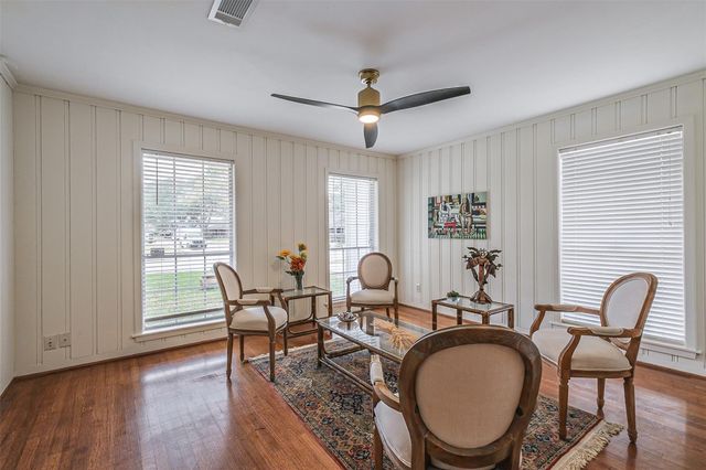 2601 Briarhurst Drive, Houston, TX 77057