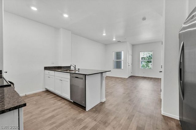 7488 Mountain Ledge Street, Las Vegas, NV 89139
