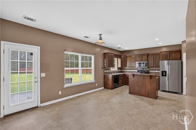 87 Clydesdale Court NE, Ludowici, GA 31316