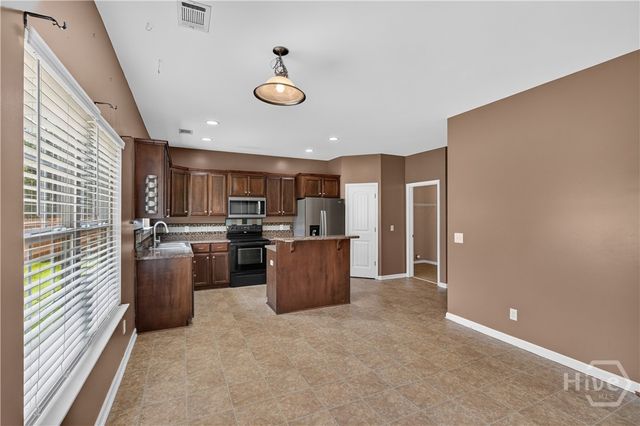 87 Clydesdale Court NE, Ludowici, GA 31316