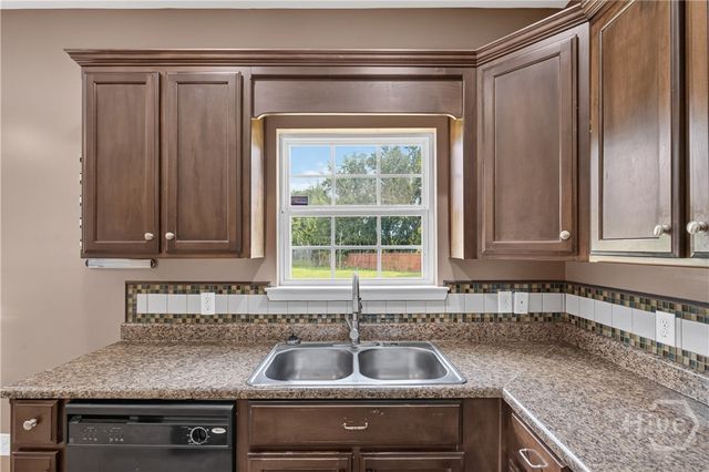 87 Clydesdale Court NE, Ludowici, GA 31316