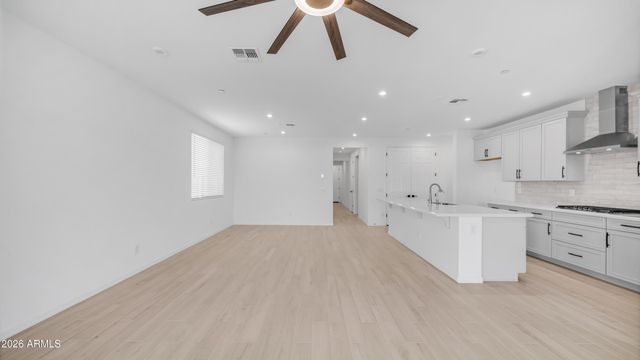 13362 W EAGLE FEATHER Road, Peoria, AZ 85383