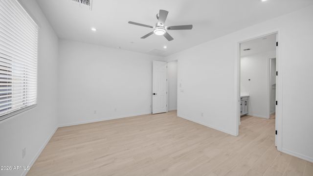 13362 W EAGLE FEATHER Road, Peoria, AZ 85383