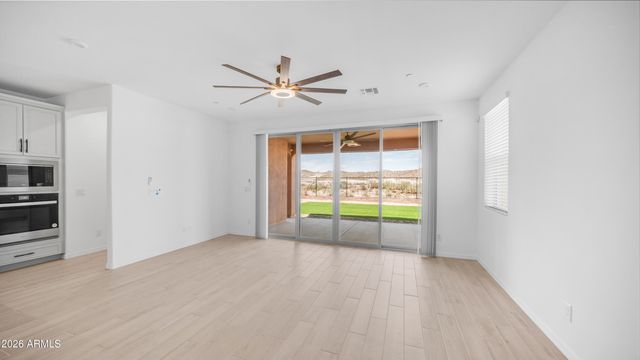 13362 W EAGLE FEATHER Road, Peoria, AZ 85383