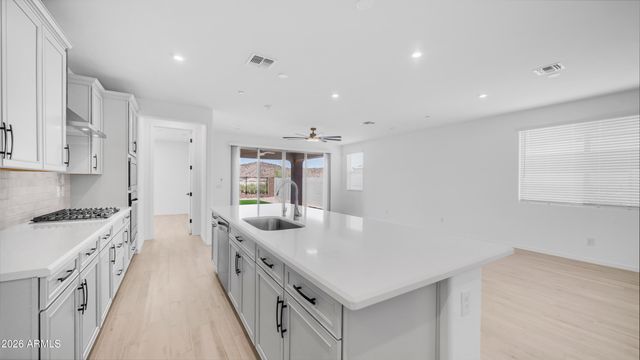 13362 W EAGLE FEATHER Road, Peoria, AZ 85383