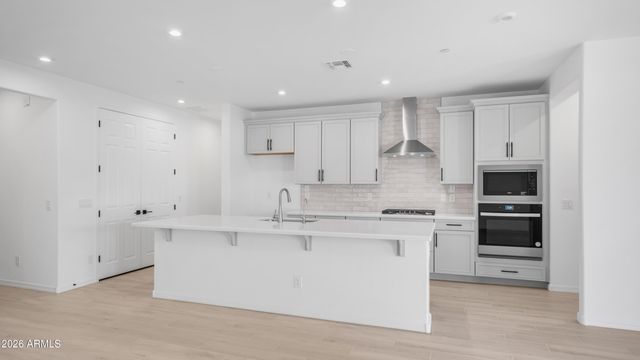 13362 W EAGLE FEATHER Road, Peoria, AZ 85383