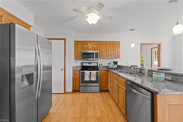 805 Union Forge LN, Chesapeake, VA 23322