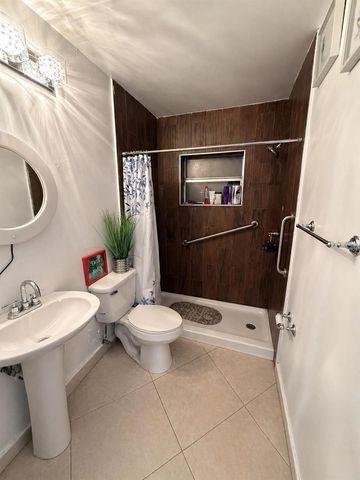 435 SE Asbury Lane, Port St. Lucie, FL 34983
