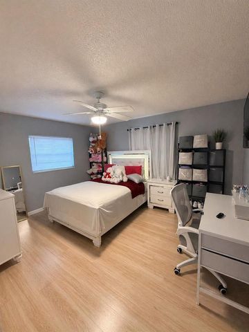 435 SE Asbury Lane, Port St. Lucie, FL 34983