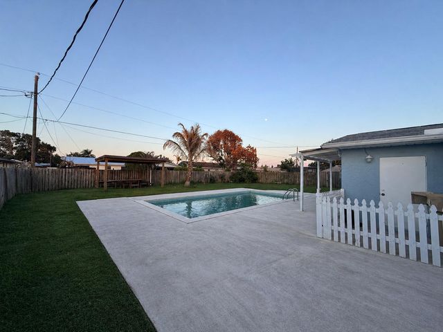 435 SE Asbury Lane, Port St. Lucie, FL 34983
