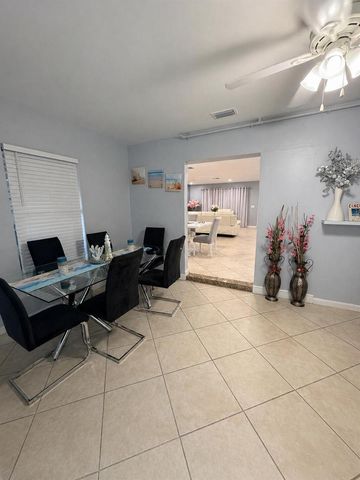 435 SE Asbury Lane, Port St. Lucie, FL 34983