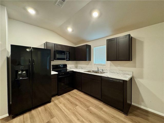 37791 W 207th Terrace, Edgerton, KS 66021