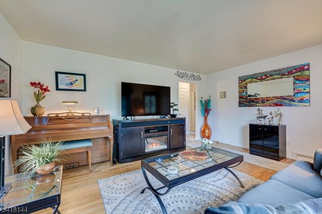 1812 Woodland Ave, South Plainfield Boro, NJ 07080