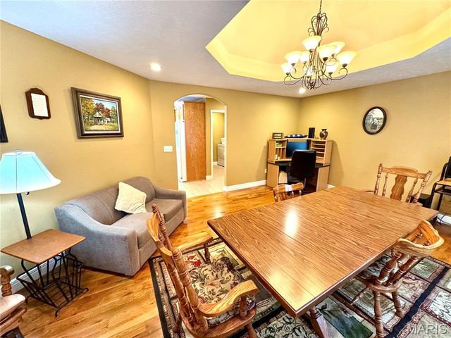 2206 Cherry Blossom Cir. Circle, Lebanon, MO 65536