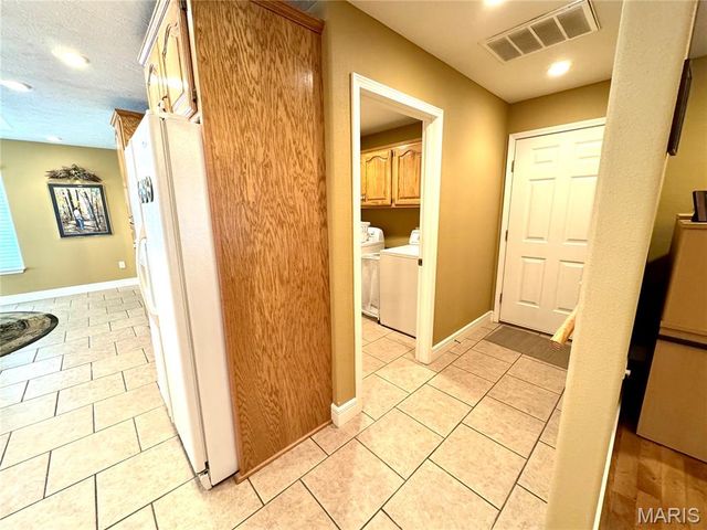 2206 Cherry Blossom Cir. Circle, Lebanon, MO 65536