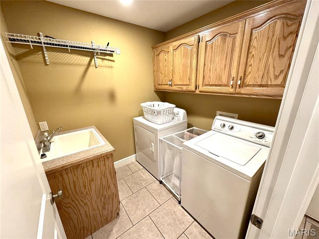 2206 Cherry Blossom Cir. Circle, Lebanon, MO 65536