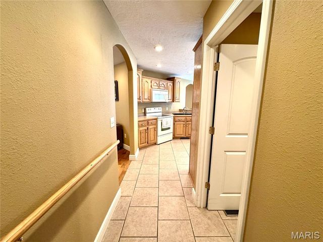 2206 Cherry Blossom Cir. Circle, Lebanon, MO 65536