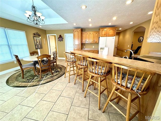 2206 Cherry Blossom Cir. Circle, Lebanon, MO 65536