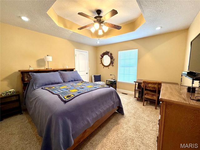 2206 Cherry Blossom Cir. Circle, Lebanon, MO 65536