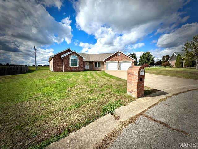 2206 Cherry Blossom Cir. Circle, Lebanon, MO 65536