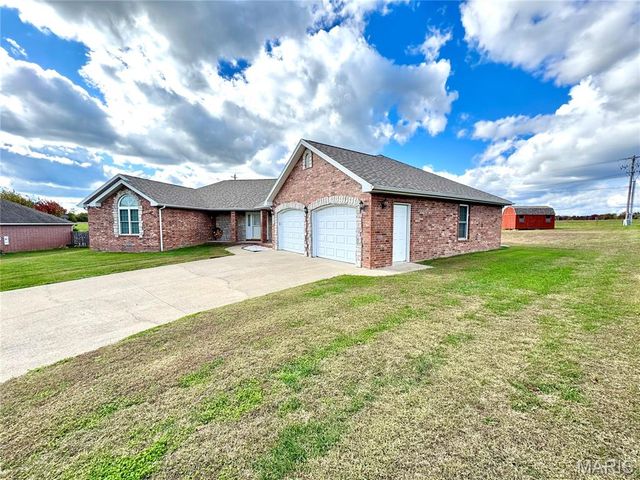 2206 Cherry Blossom Cir. Circle, Lebanon, MO 65536