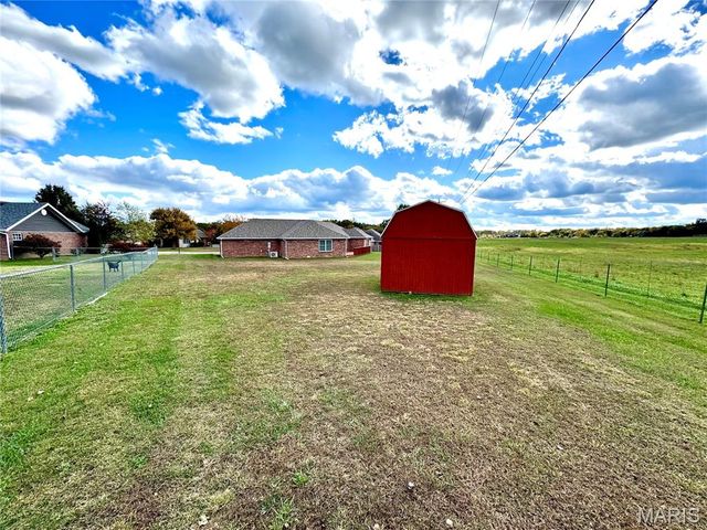 2206 Cherry Blossom Cir. Circle, Lebanon, MO 65536