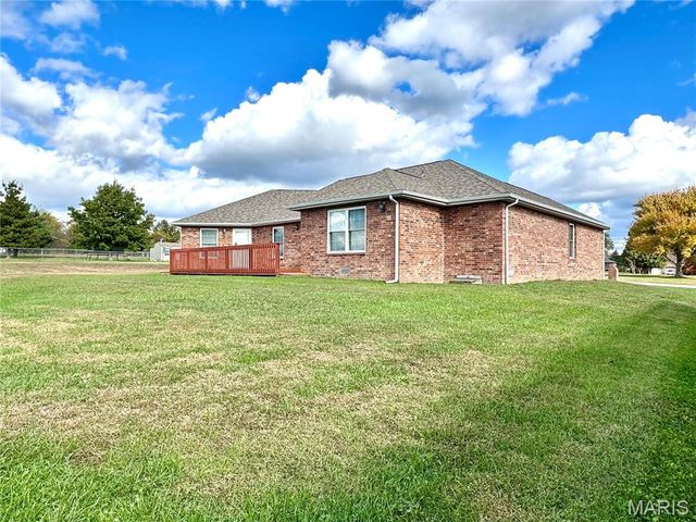 2206 Cherry Blossom Cir. Circle, Lebanon, MO 65536