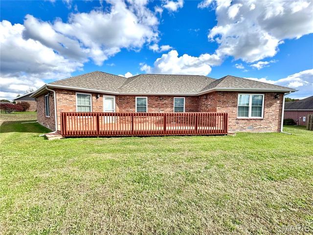 2206 Cherry Blossom Cir. Circle, Lebanon, MO 65536