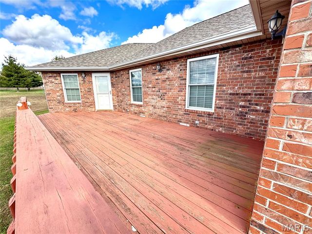 2206 Cherry Blossom Cir. Circle, Lebanon, MO 65536