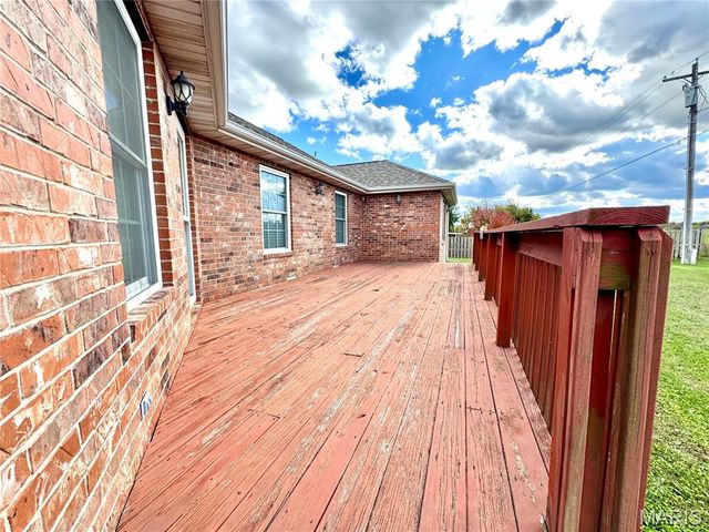 2206 Cherry Blossom Cir. Circle, Lebanon, MO 65536