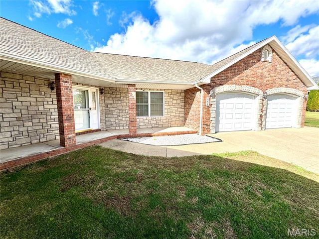 2206 Cherry Blossom Cir. Circle, Lebanon, MO 65536