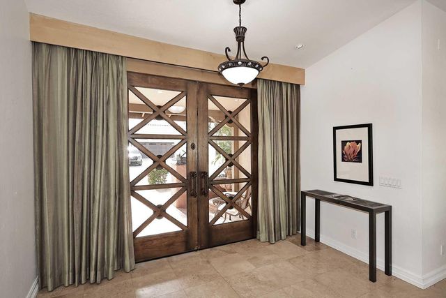 8176 E Del Barquero Drive, Scottsdale, AZ 85258
