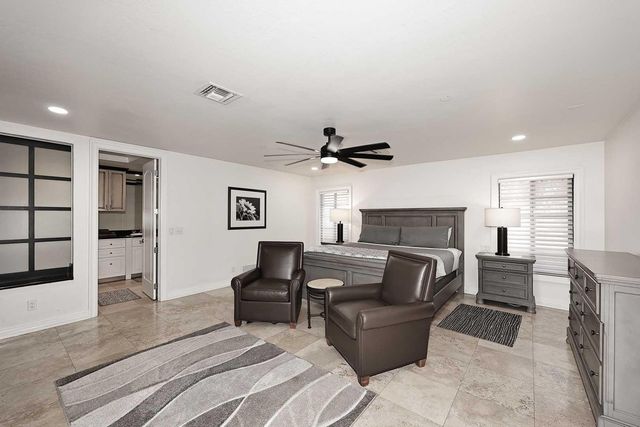 8176 E Del Barquero Drive, Scottsdale, AZ 85258