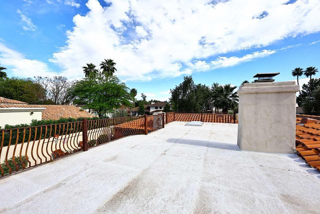 8176 E Del Barquero Drive, Scottsdale, AZ 85258