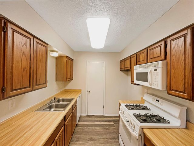 6234 Hillston DR, Austin, TX 78745