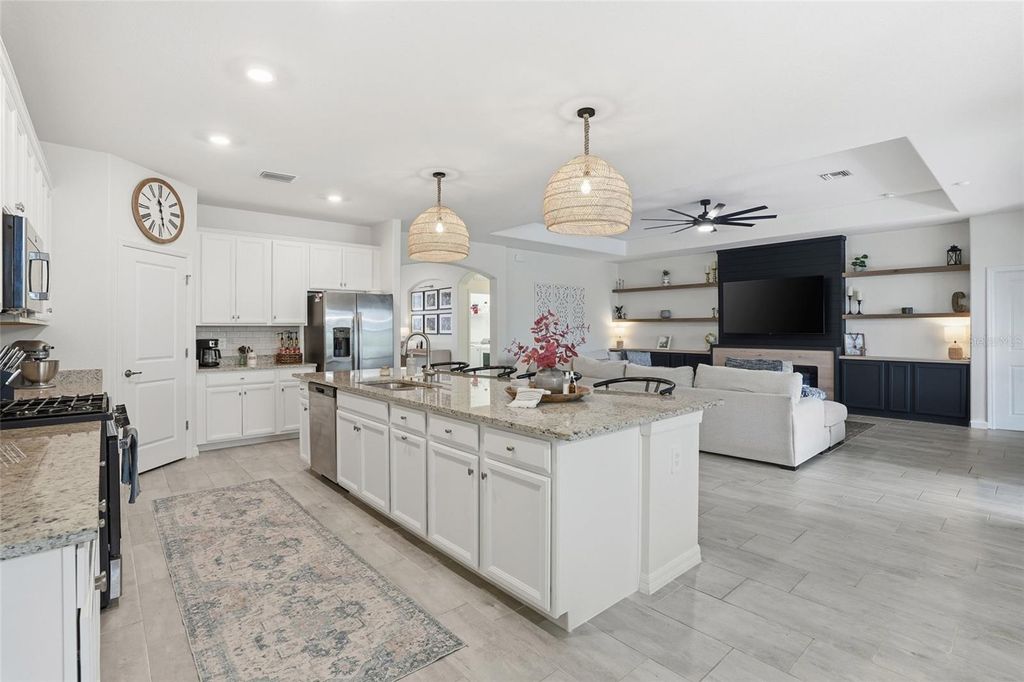 Image 14 of property listing at 17541 PALMETTO PASS LANE, Punta Gorda, FL 33982