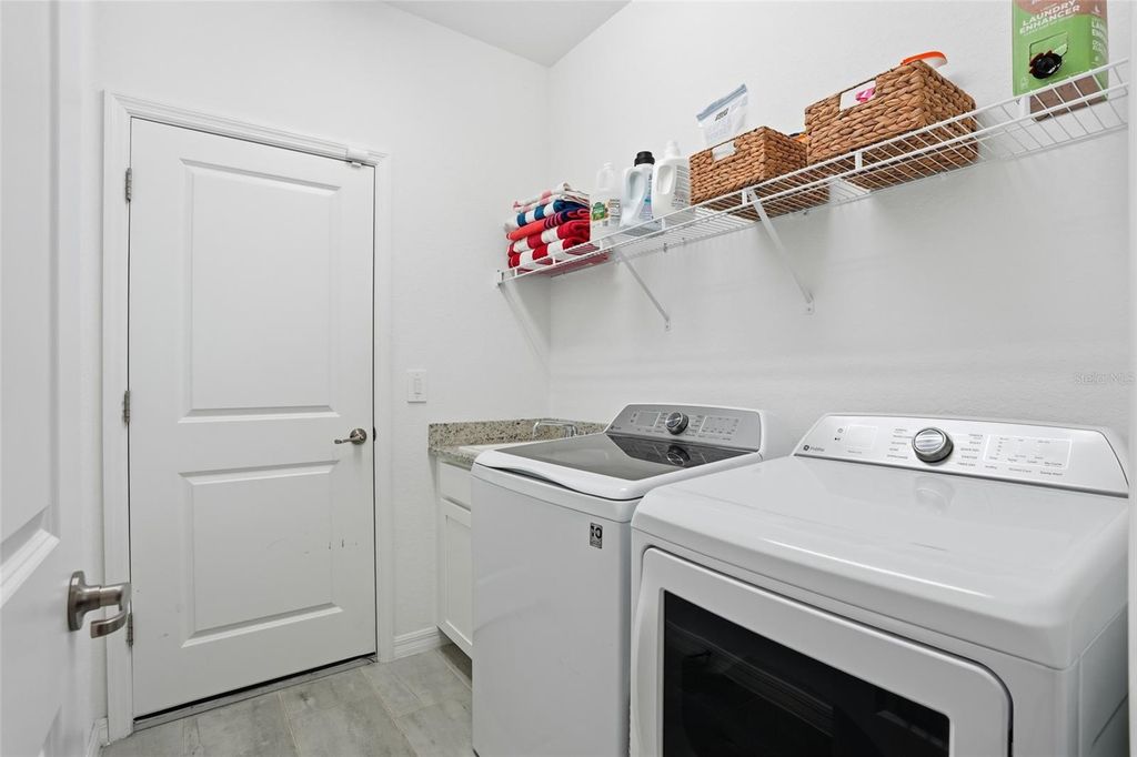 Image 28 of property listing at 17541 PALMETTO PASS LANE, Punta Gorda, FL 33982