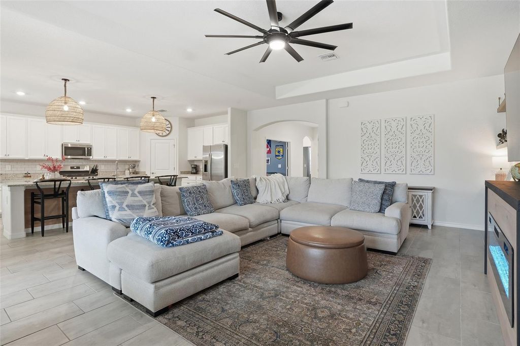 Image 6 of property listing at 17541 PALMETTO PASS LANE, Punta Gorda, FL 33982