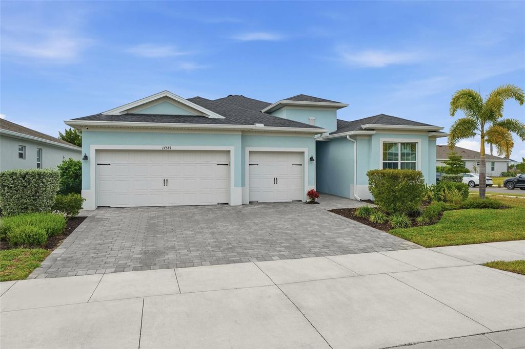 Image 7 of property listing at 17541 PALMETTO PASS LANE, Punta Gorda, FL 33982