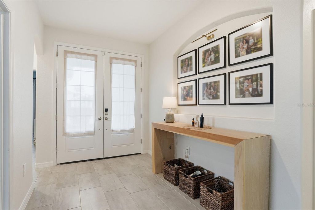 Image 9 of property listing at 17541 PALMETTO PASS LANE, Punta Gorda, FL 33982