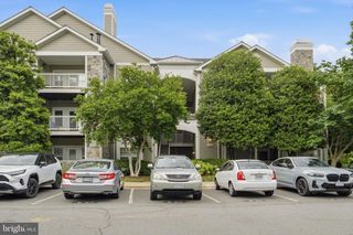 1720 LAKE SHORE CREST DR #36, Reston, VA 20190