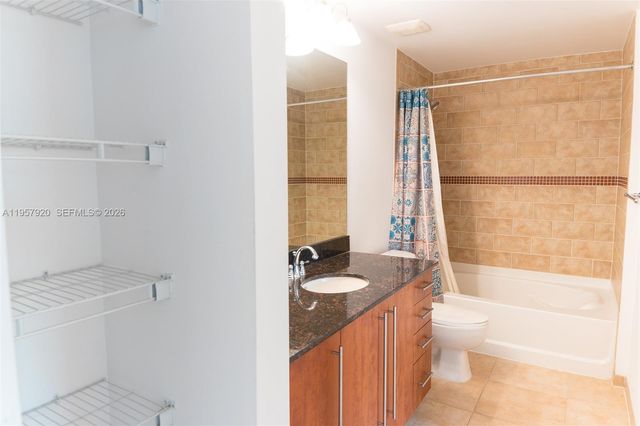 7350 SW 89th St 1203S, Miami, FL 33156