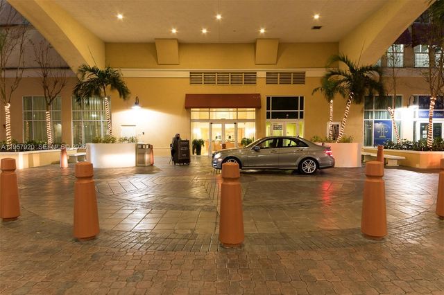 7350 SW 89th St 1203S, Miami, FL 33156