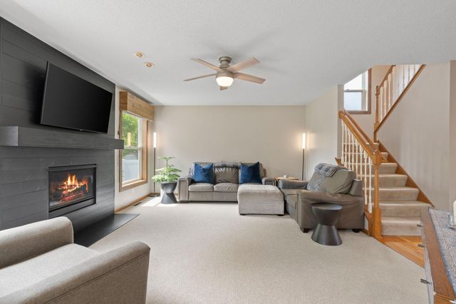 8018 Greenbriar Lane, Woodbury, MN 55125