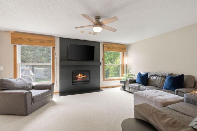 8018 Greenbriar Lane, Woodbury, MN 55125