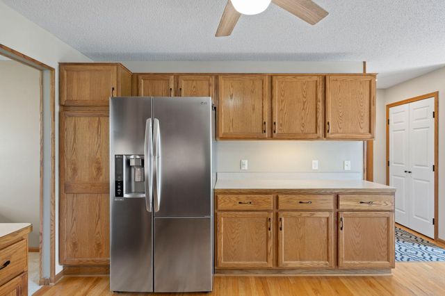 8018 Greenbriar Lane, Woodbury, MN 55125