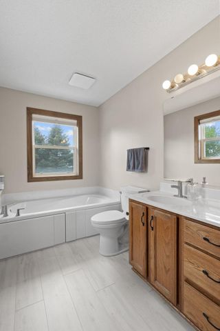 8018 Greenbriar Lane, Woodbury, MN 55125